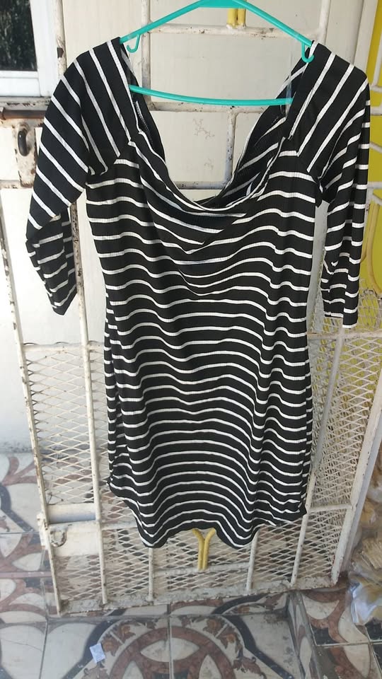 Women's black top wholesale clothing